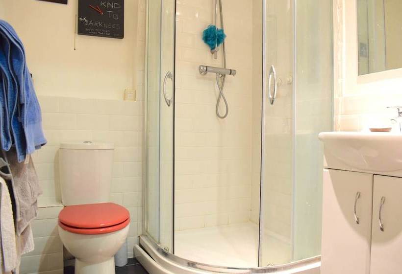 Studio Flat Near Borough Tube Sleeps 2