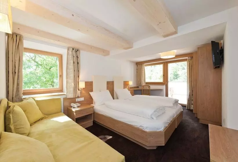 هتل Albergo Zur Sonne