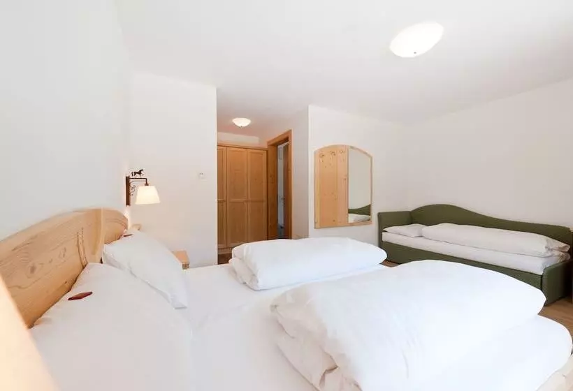 هتل Albergo Zur Sonne