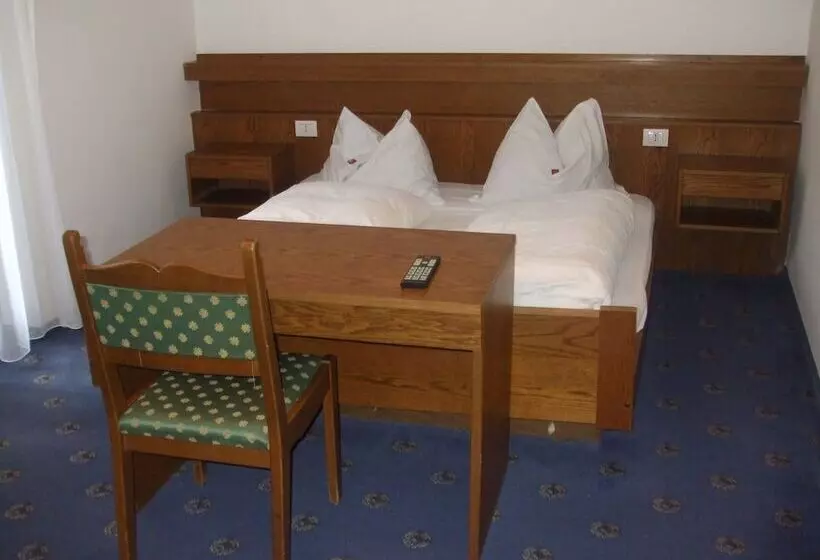 هتل Albergo Zur Sonne