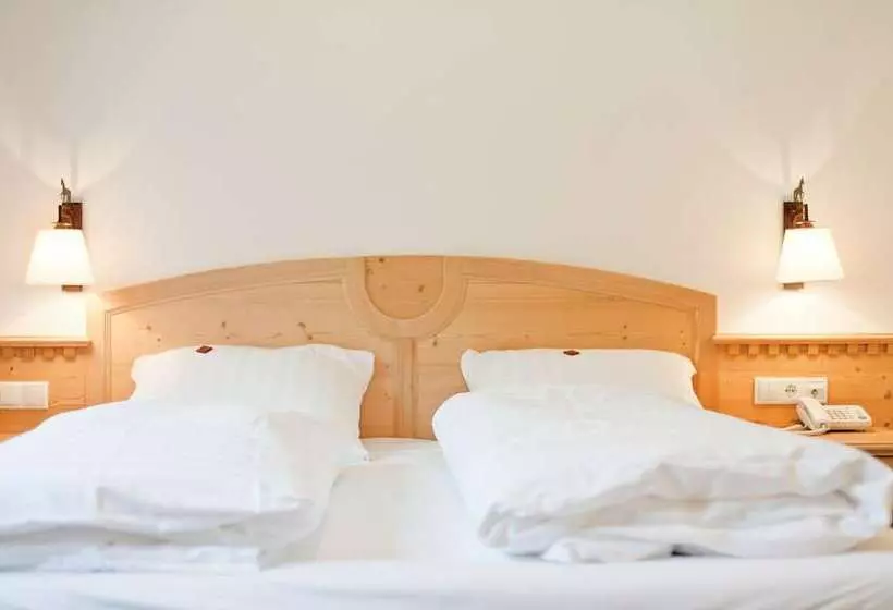 هتل Albergo Zur Sonne