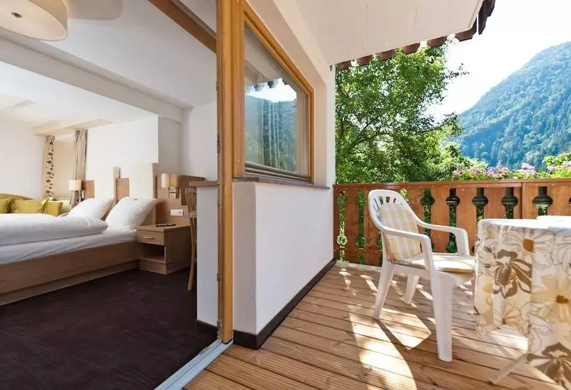 هتل Albergo Zur Sonne