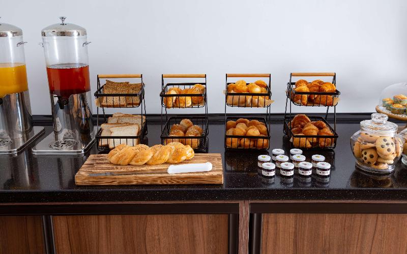 هتل Doubletree By Hilton Shymkent