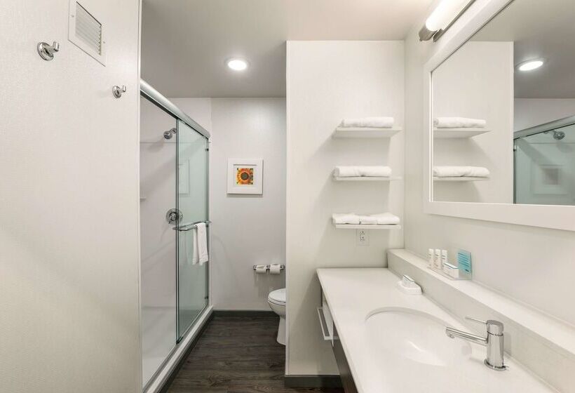 Отель Hampton Inn & Suites Lavonia