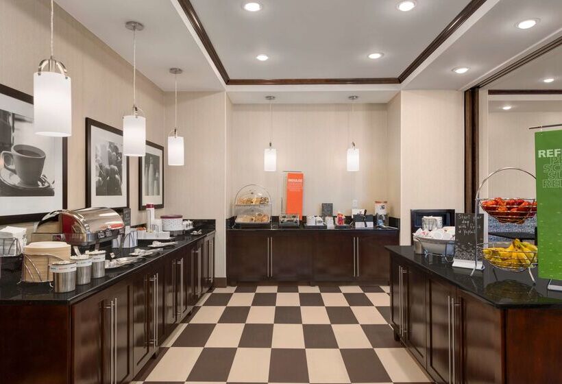 Отель Hampton Inn & Suites Lavonia