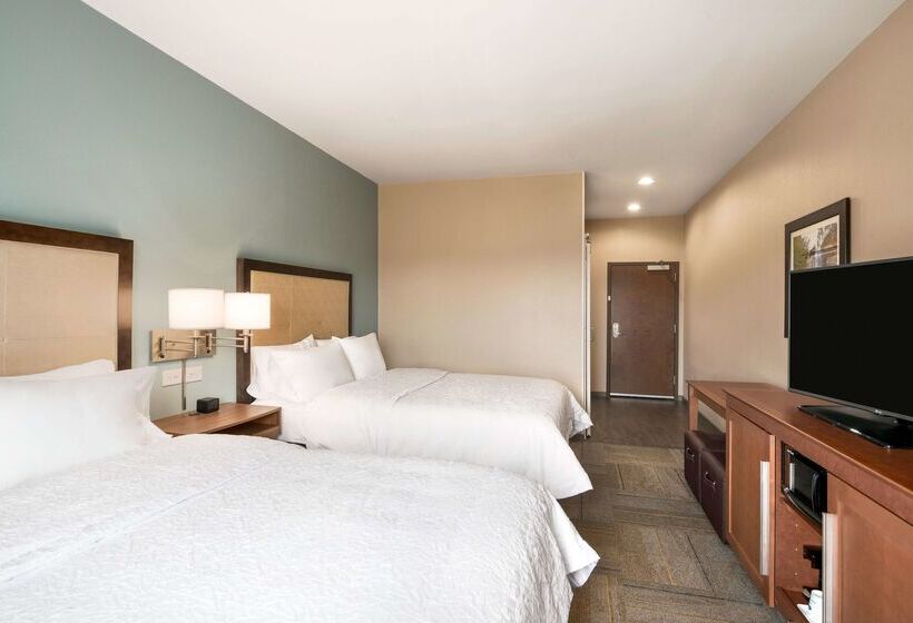 Отель Hampton Inn & Suites Lavonia