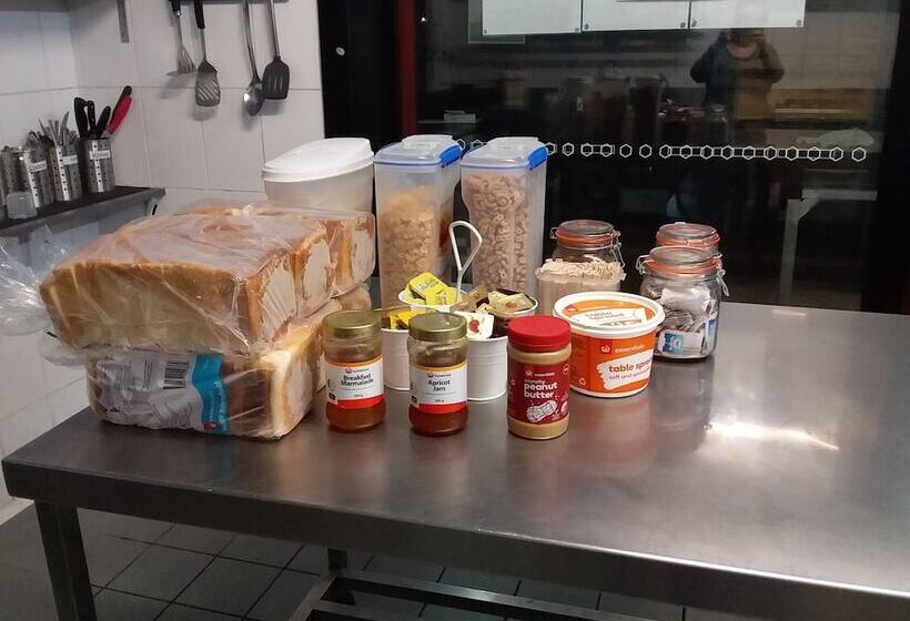 בית מלון כפרי Haven Backpacker Resort