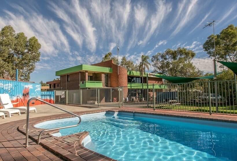 בית מלון כפרי Haven Backpacker Resort