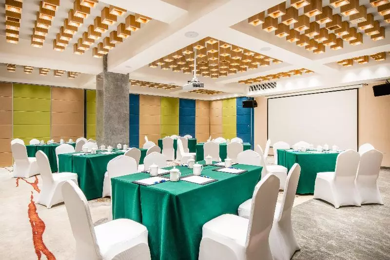 ホテル Holiday Inn Express Dujiangyan Ancient City By Ihg