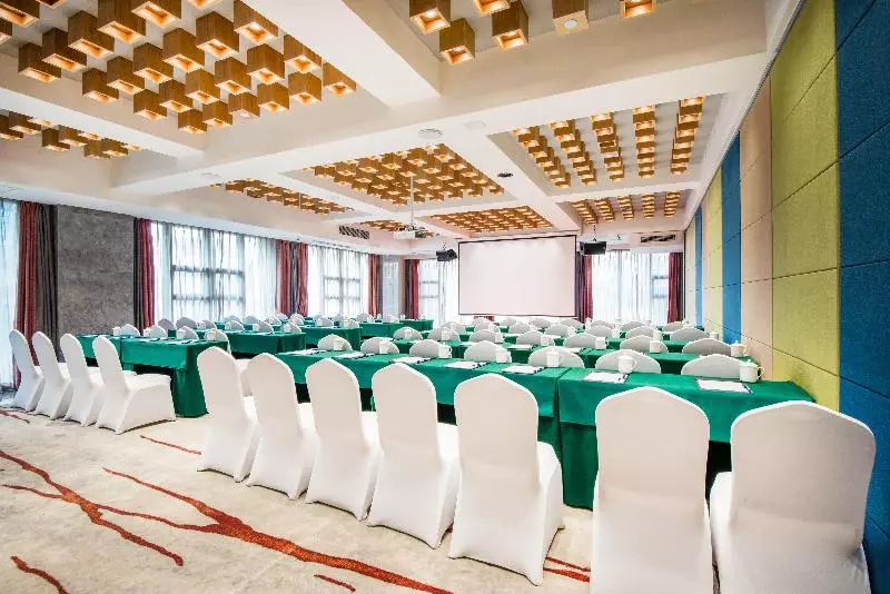 ホテル Holiday Inn Express Dujiangyan Ancient City By Ihg