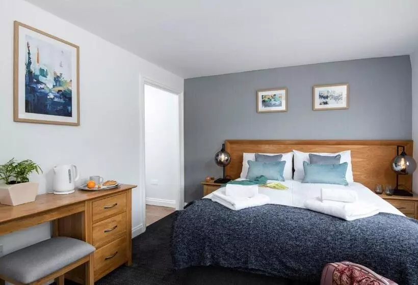 Hotelli Lakeview Manor