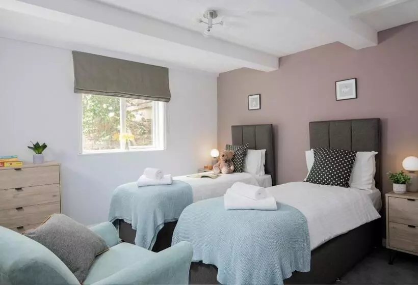 Hotelli Lakeview Manor