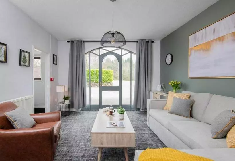 Hotelli Lakeview Manor