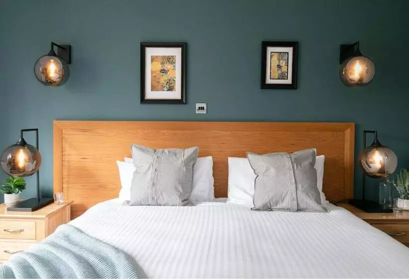 Hotelli Lakeview Manor