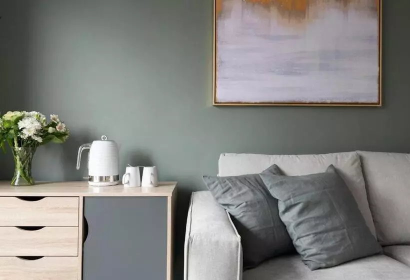 Hotelli Lakeview Manor