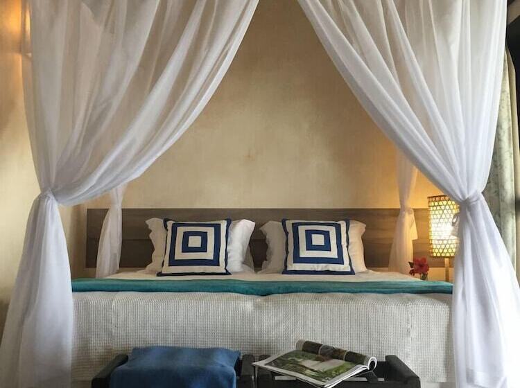 ホテル Peninsula Beach Club