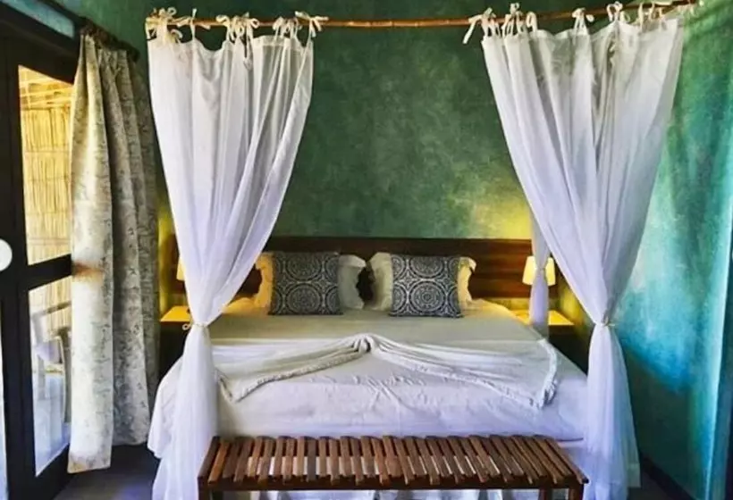 Hotel Peninsula Beach Club