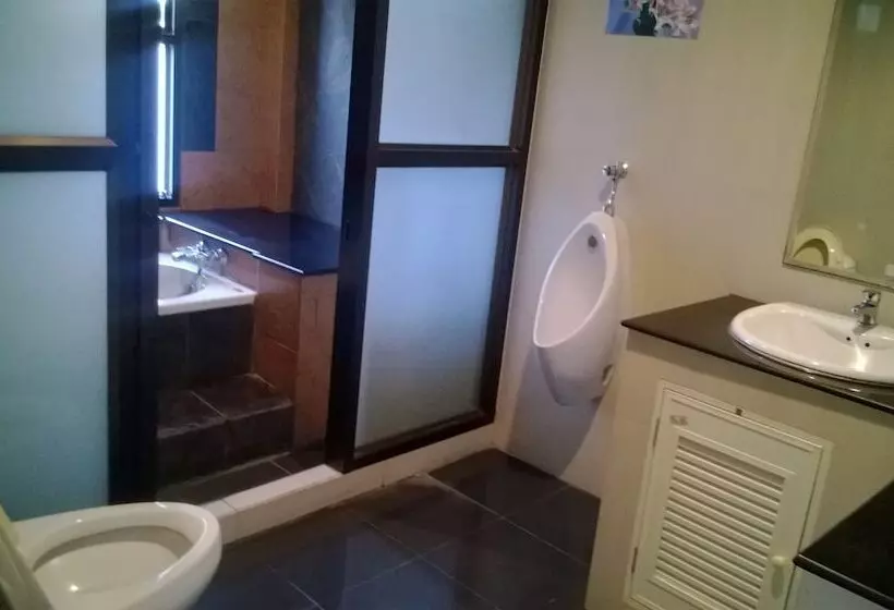 Hotelli Phurahong Homestay