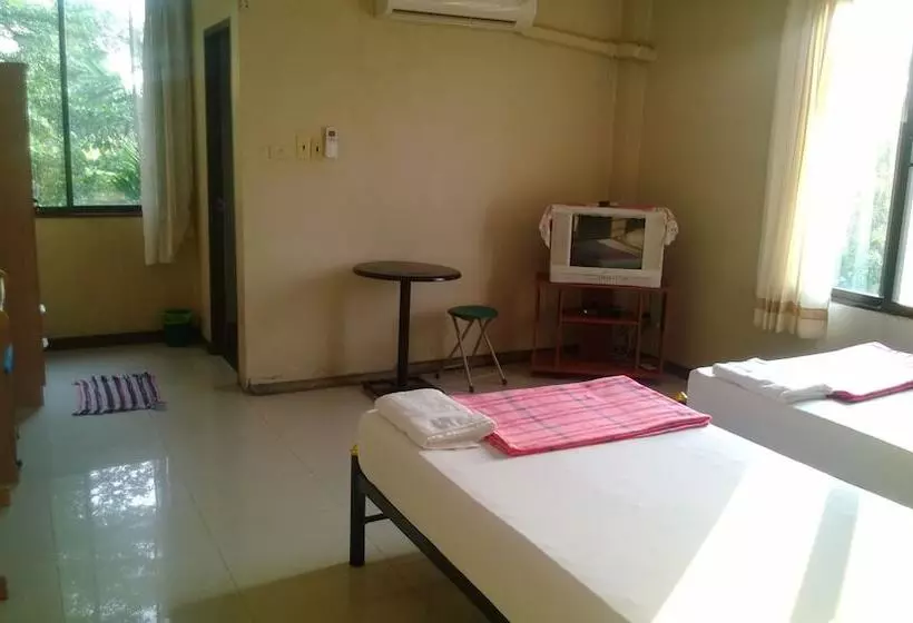 Hotelli Phurahong Homestay