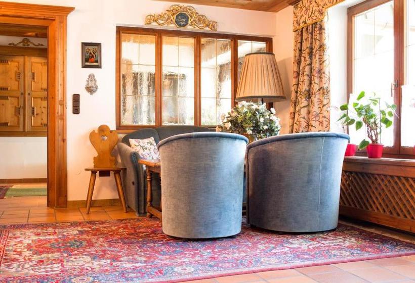 בית מלון כפרי Regina