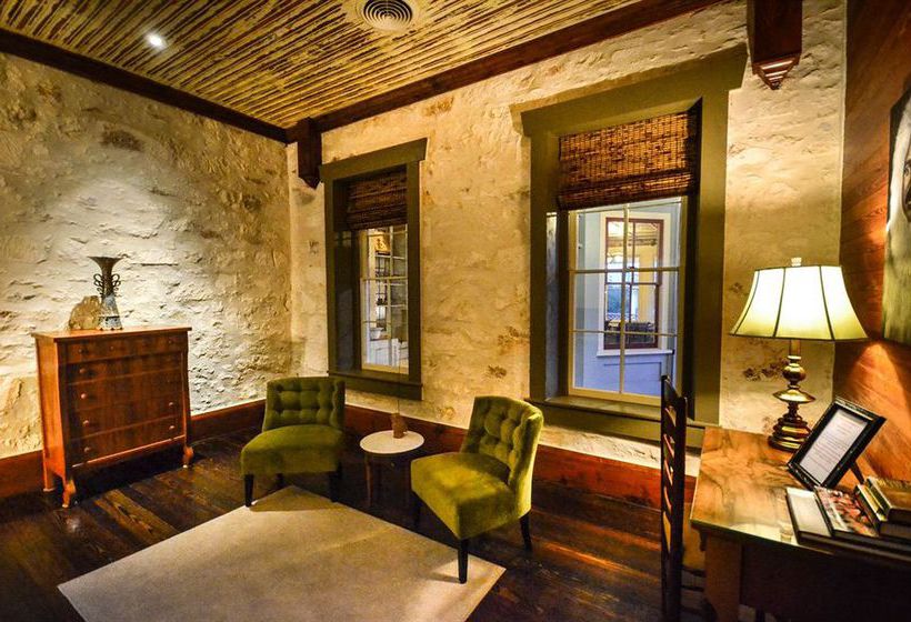 Отель Legendary Texas Polo Club At Phillip Manor Sqaure B&b