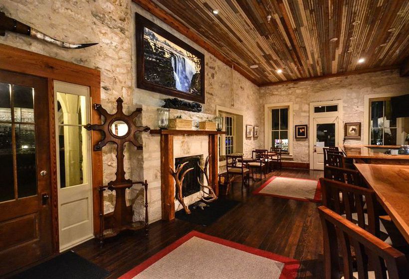 Отель Legendary Texas Polo Club At Phillip Manor Sqaure B&b