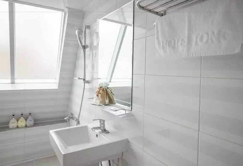 Szálloda Travel Monster