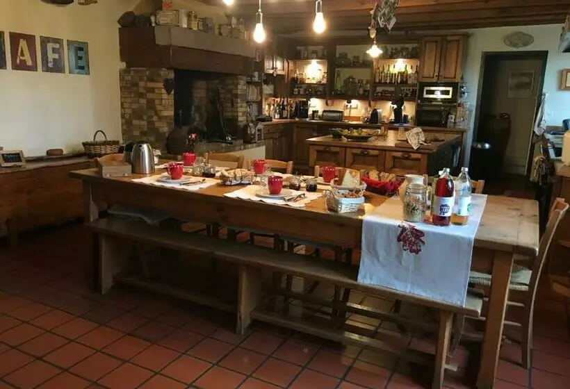 ベッドアンドブレックファースト Chambres D Hotes De La Mure