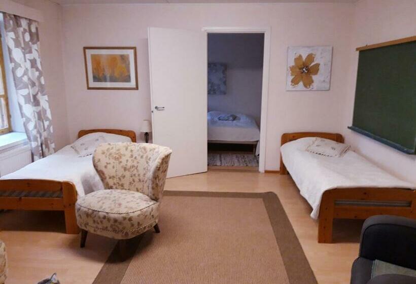 هاستل Koveron Majatalo