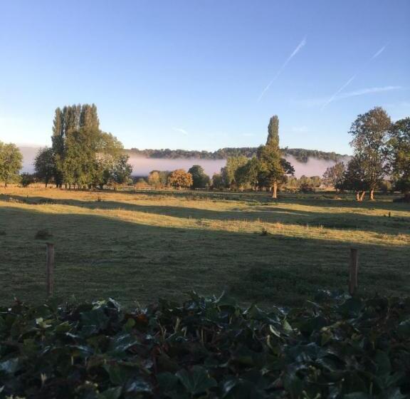 Aamiaismajoitus (B&B) Cottage Des Bords De Seine