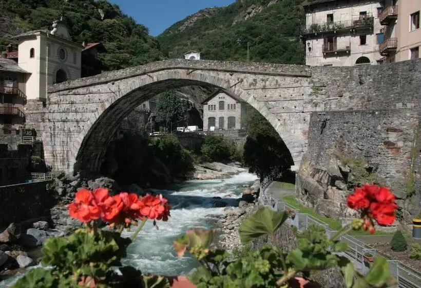 Hotelli Albergo Carla