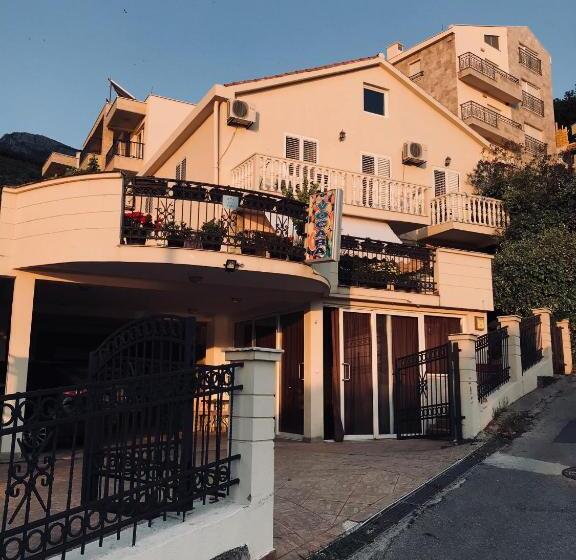 پانسیون Apartmani Kažanegra33