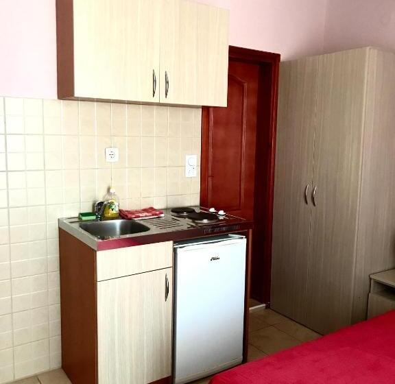 پانسیون Apartmani Kažanegra33