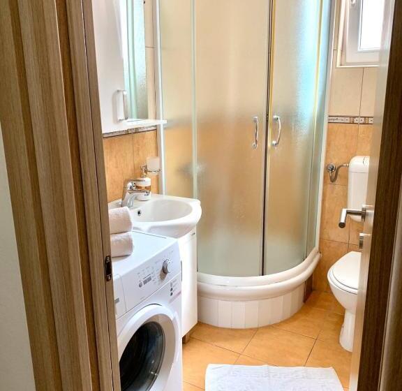 پانسیون Apartmani Kažanegra33