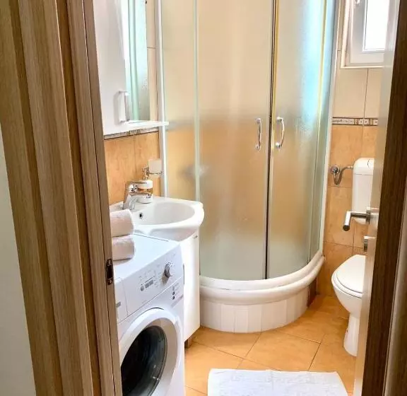 پانسیون Apartmani Kažanegra33