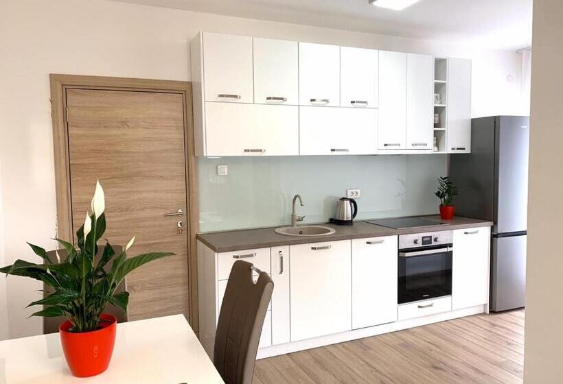 پانسیون Apartmani Kažanegra33