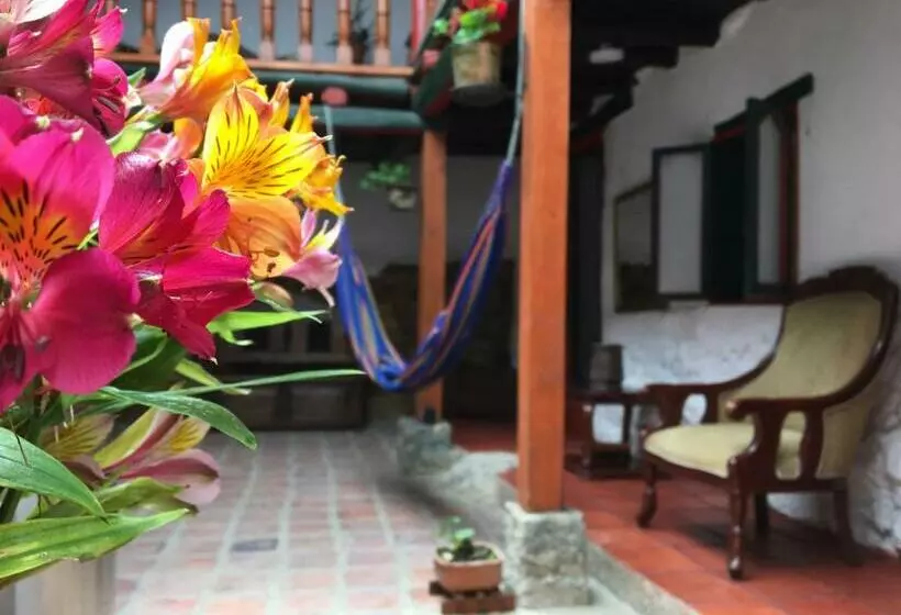 ペンション Otti Colonial