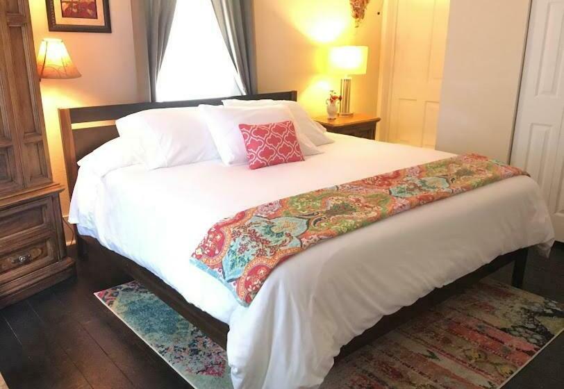 فندق صغير Spacious 5br Home In Downtown Historic District