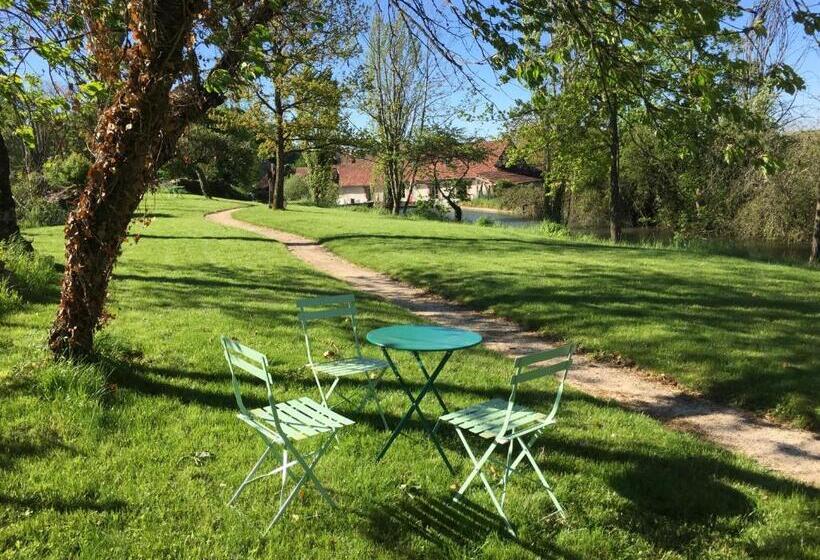 مبيت وإفطار Ancien Moulin Créancey