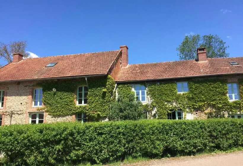 Aamiaismajoitus (B&B) Ancien Moulin Créancey