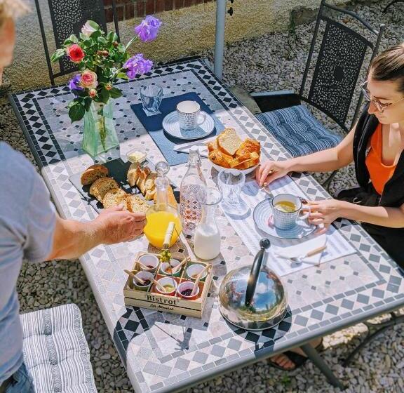 مبيت وإفطار Ancien Moulin Créancey