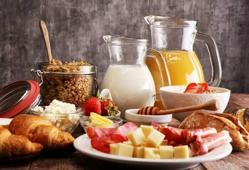 Aamiaismajoitus (B&B) Moselblick Hotel Aroma