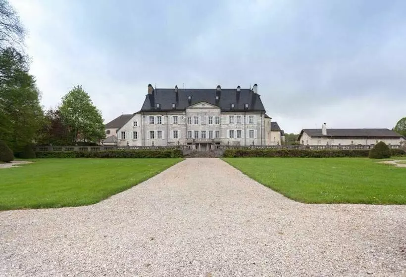 ベッドアンドブレックファースト Chateau Montalembert Maîche