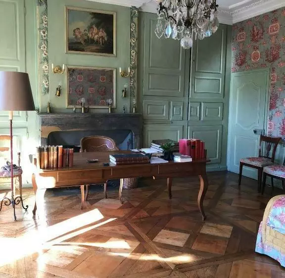 ベッドアンドブレックファースト Chateau Montalembert Maîche