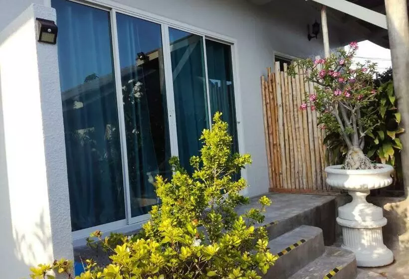 Hotelli Sea Sand House Resort