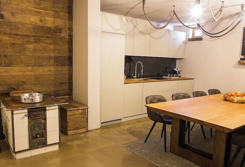 پانسیون Aldilà Art Rooms, Apartment And Vacation House