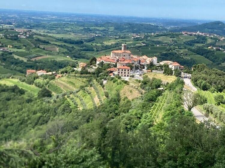 پانسیون Aldilà Art Rooms, Apartment And Vacation House