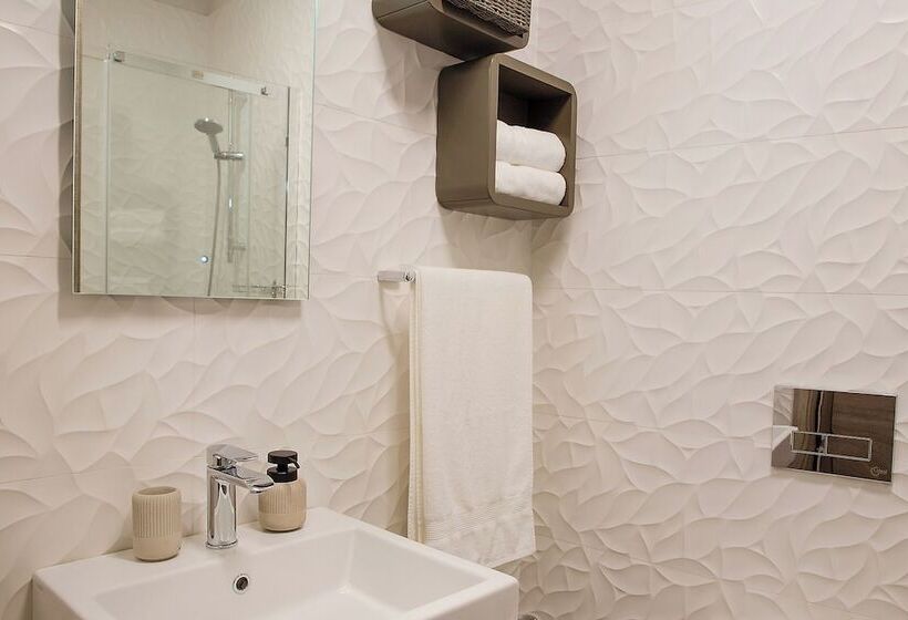 پانسیون Aldilà Art Rooms, Apartment And Vacation House