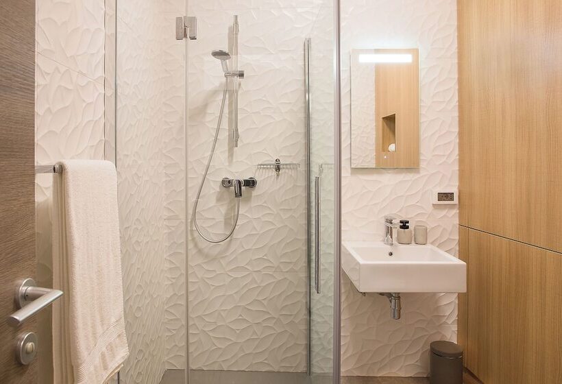 پانسیون Aldilà Art Rooms, Apartment And Vacation House