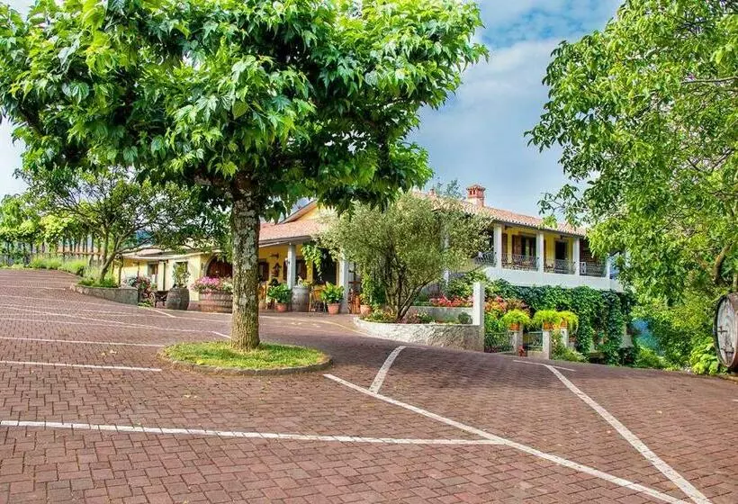 ペンション čebron Family Estate